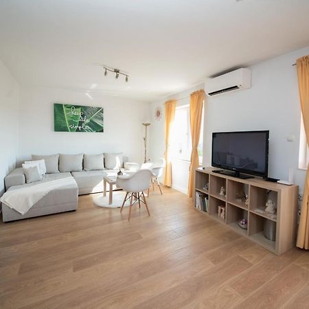 Apartman Sous Les Rochers Grižane Exteriér fotografie