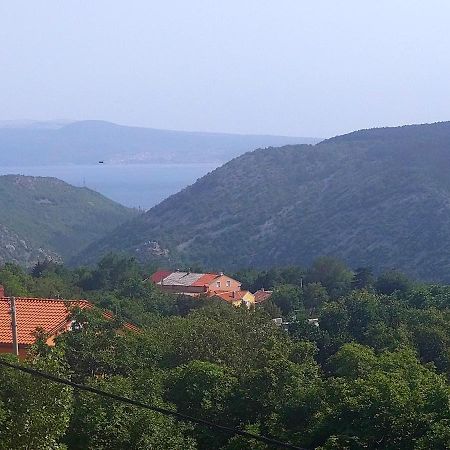 Apartman Sous Les Rochers Grižane Exteriér fotografie