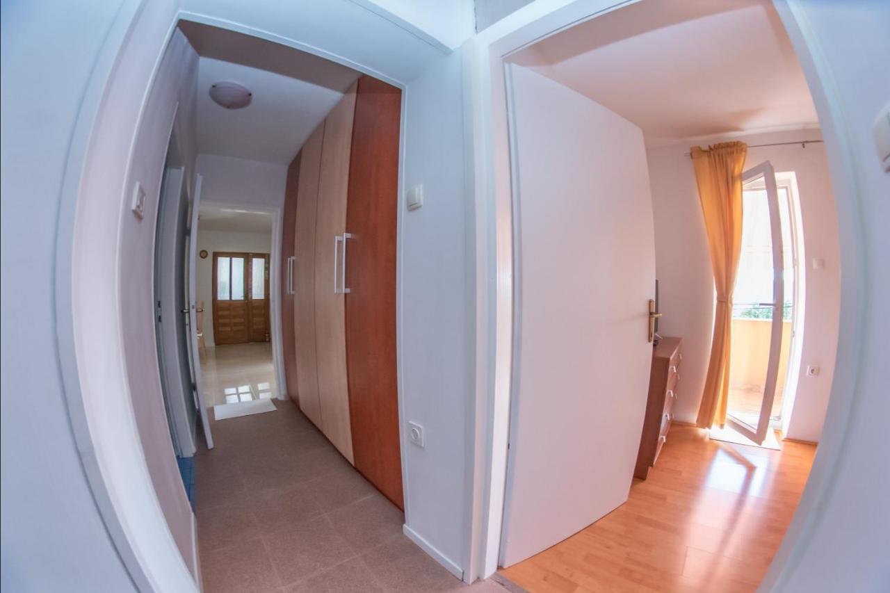 Apartman Sous Les Rochers Grižane Exteriér fotografie