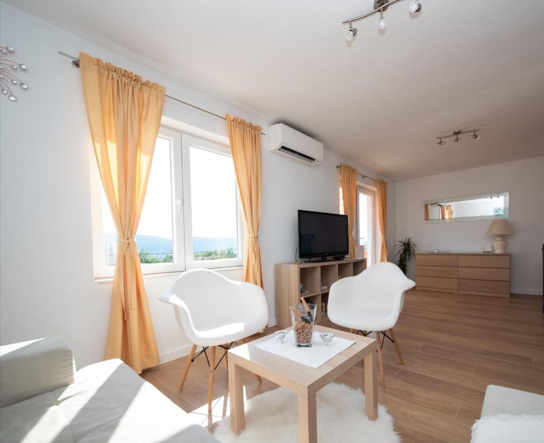 Apartman Sous Les Rochers Grižane Exteriér fotografie