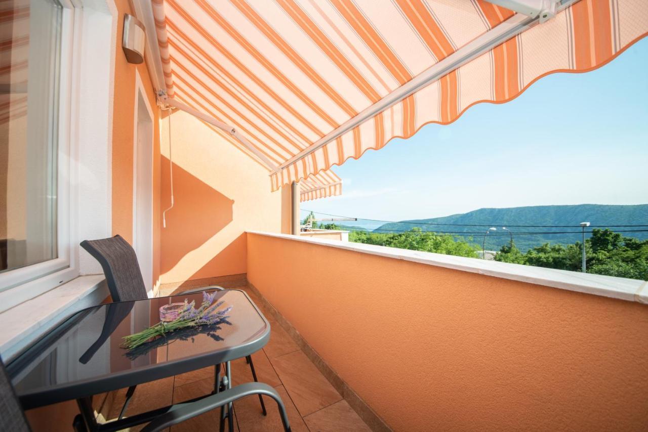 Apartman Sous Les Rochers Grižane Exteriér fotografie