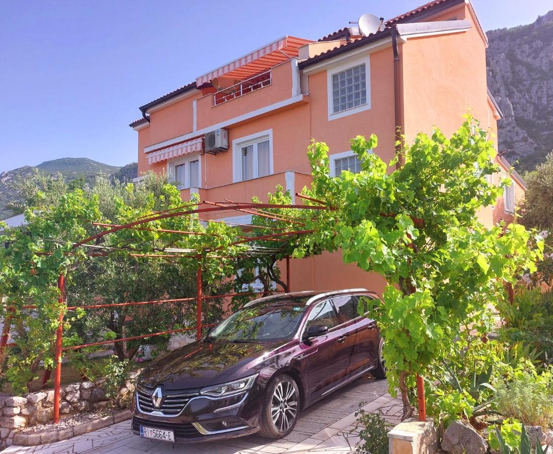 Apartman Sous Les Rochers Grižane Exteriér fotografie