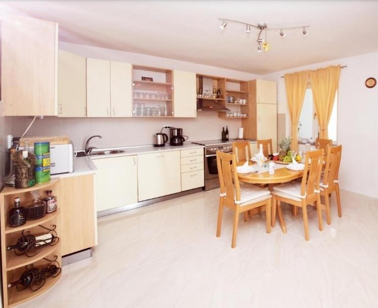 Apartman Sous Les Rochers Grižane Exteriér fotografie